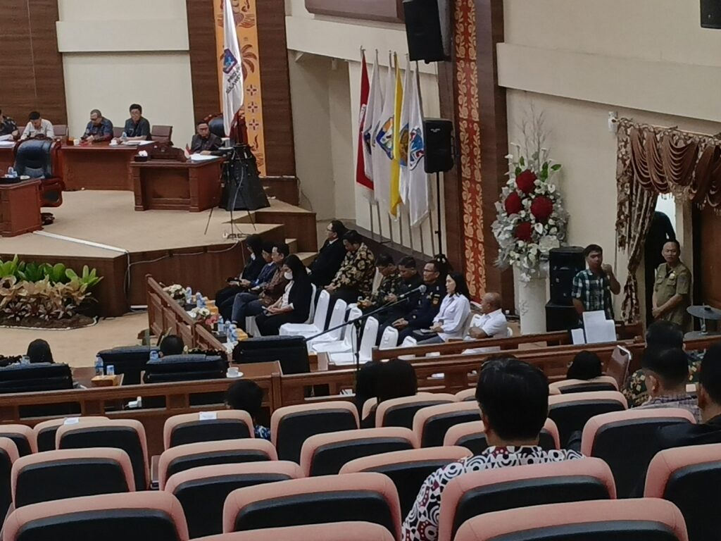 DPRD Sulut Sukses Gelar Rapat Paripurna Pengambilan Keputusan Ranperda Pertanggungjawaban Pelaksanaan APBD Sulut 2024 125 1000524350
