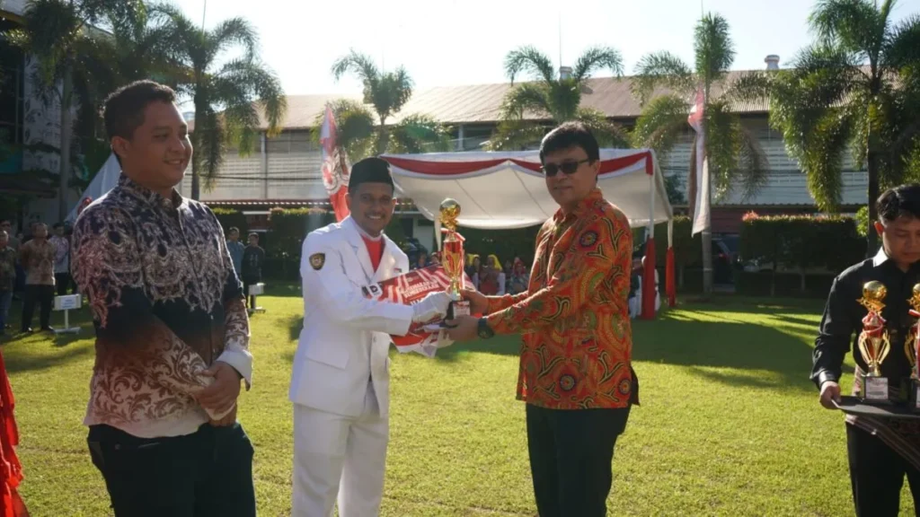 Ketum DPD SP PLN Suluttenggo Hadiri Upacara HUT RI Ke-80: “Kemerdekaan Jadi Inspirasi Perjuangan Pekerja” 123 1000343710