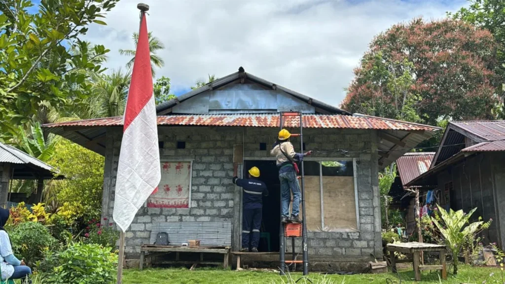 Program “Light Up the Dream”, Sambung Listrik Gratis Donasi Pegawai PLN Berhasil Nyalakan Lebih dari 154 Keluarga Prasejahtera 123 1000349048