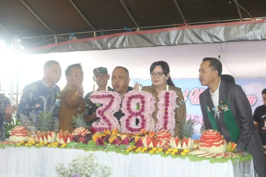 Wawali Sendy Rumajar Bangga, Usia 381 Negeri Talete Semangat Kebersamaan Masih Tetap Dipelihara 122 1000353392