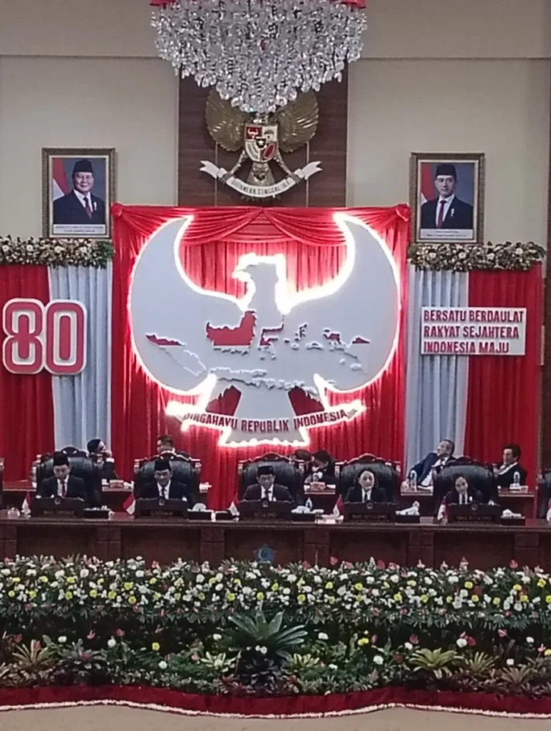 1000563763