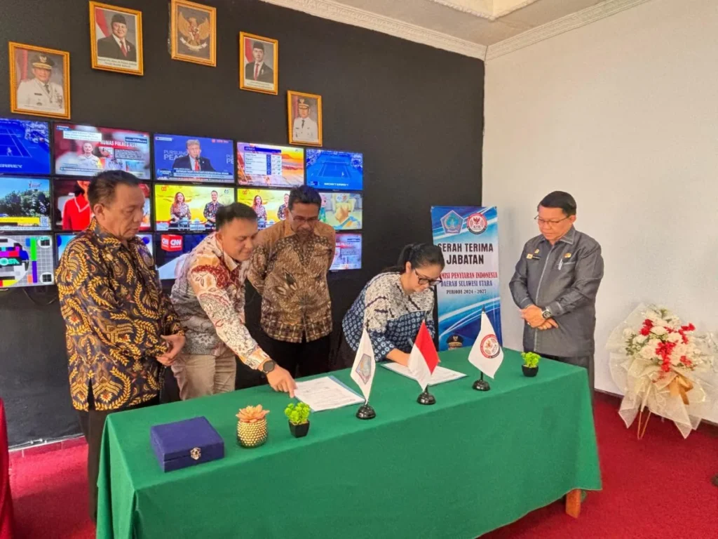 Sah! Trully Kerap Resmi Jabat Ketua KPID Sulut 2024-2027 123 1000571696