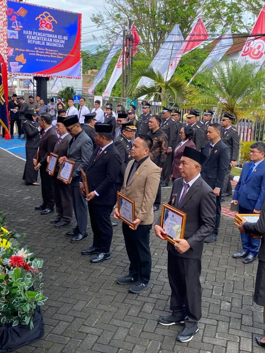 Dapat Penghargaan Penyusunan Produk Hukum, Argo Sumaiku: Ini Motivasi Bagi Jajaran Setda Boltim 121 IMG 20250822 WA0134