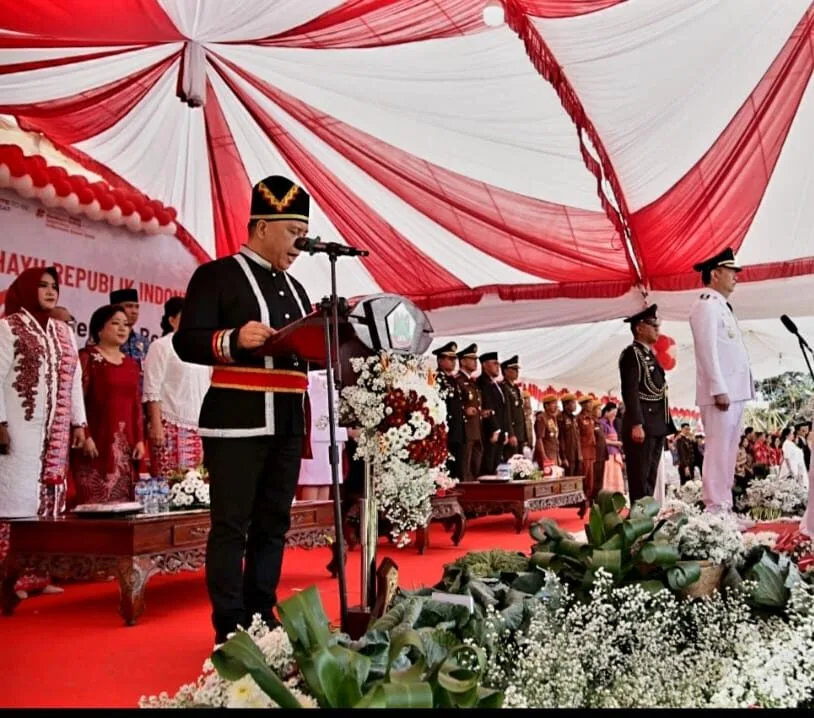 Kenakan Pakaian Adat Minahasa, Ketua DPRD Tomohon Mono Turang Didaulat Baca Teks Proklamasi 121 MONO TURANG