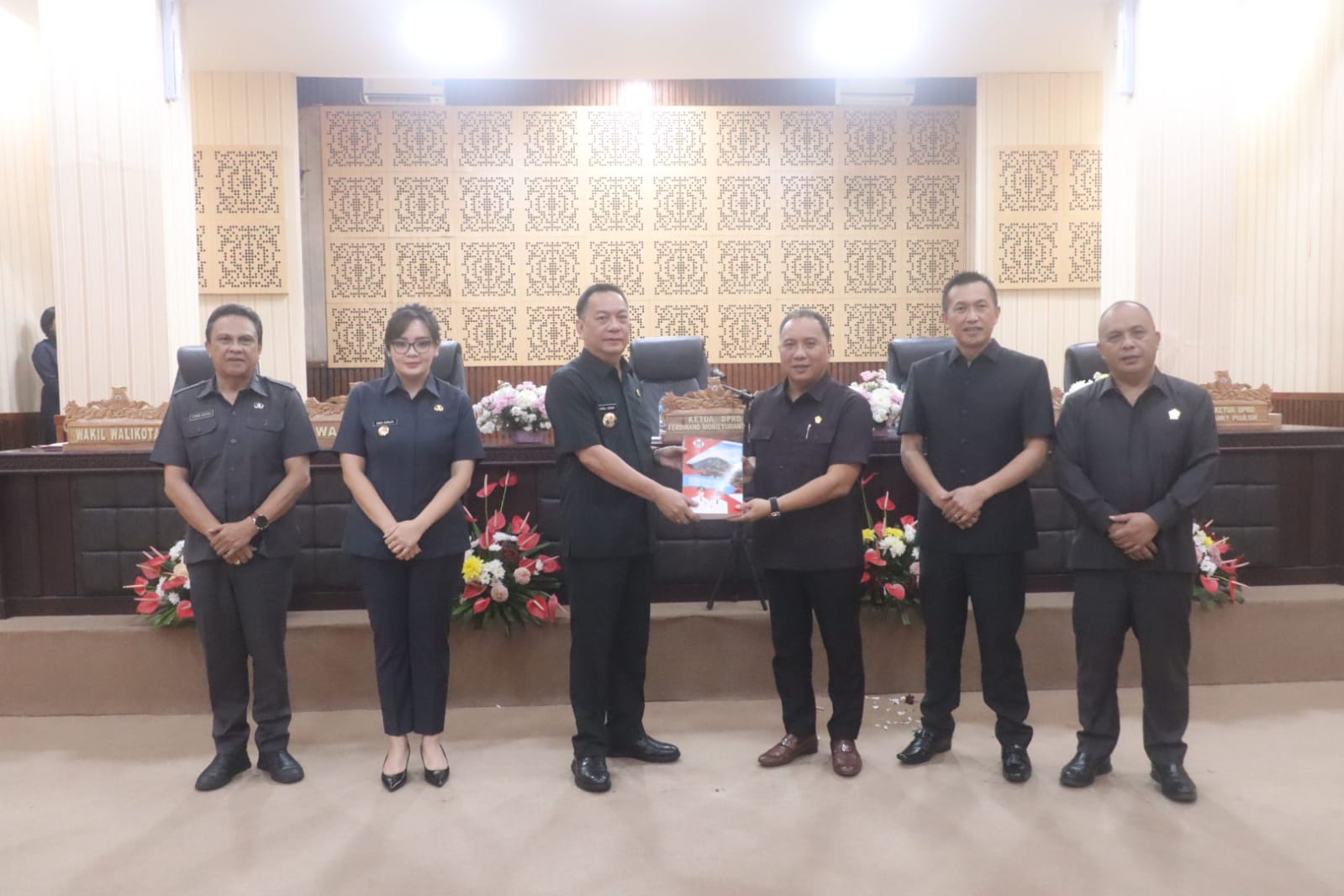 Setuju Atas Ranperda RPJMD 2025-2029, Tiga Fraksi di DPRD Tomohon Dapat Apresiasi Dari Walikota Caroll Senduk 120 OK OK