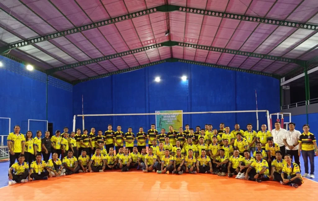 HORE! 55 Wasit dan 24 Pelatih Voli Resmi Terima Sertifikat Provinsi 123 1000382884