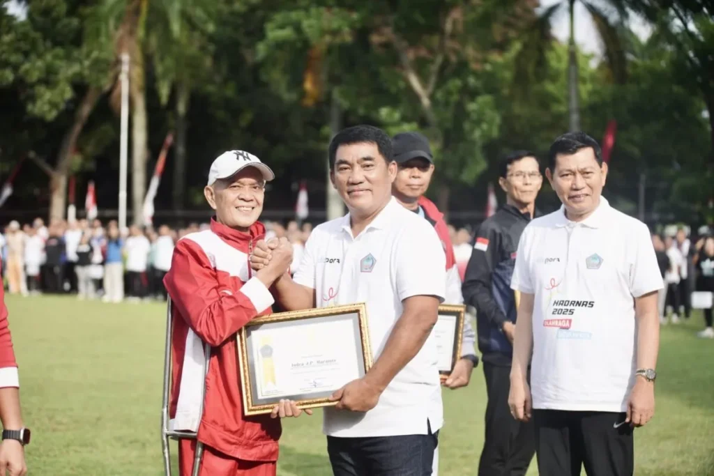 Memeriahkan Haornas Yulius Selvanus Berikan Penghargaan kepada Insan Olahraga di Sulut 122 1000588734