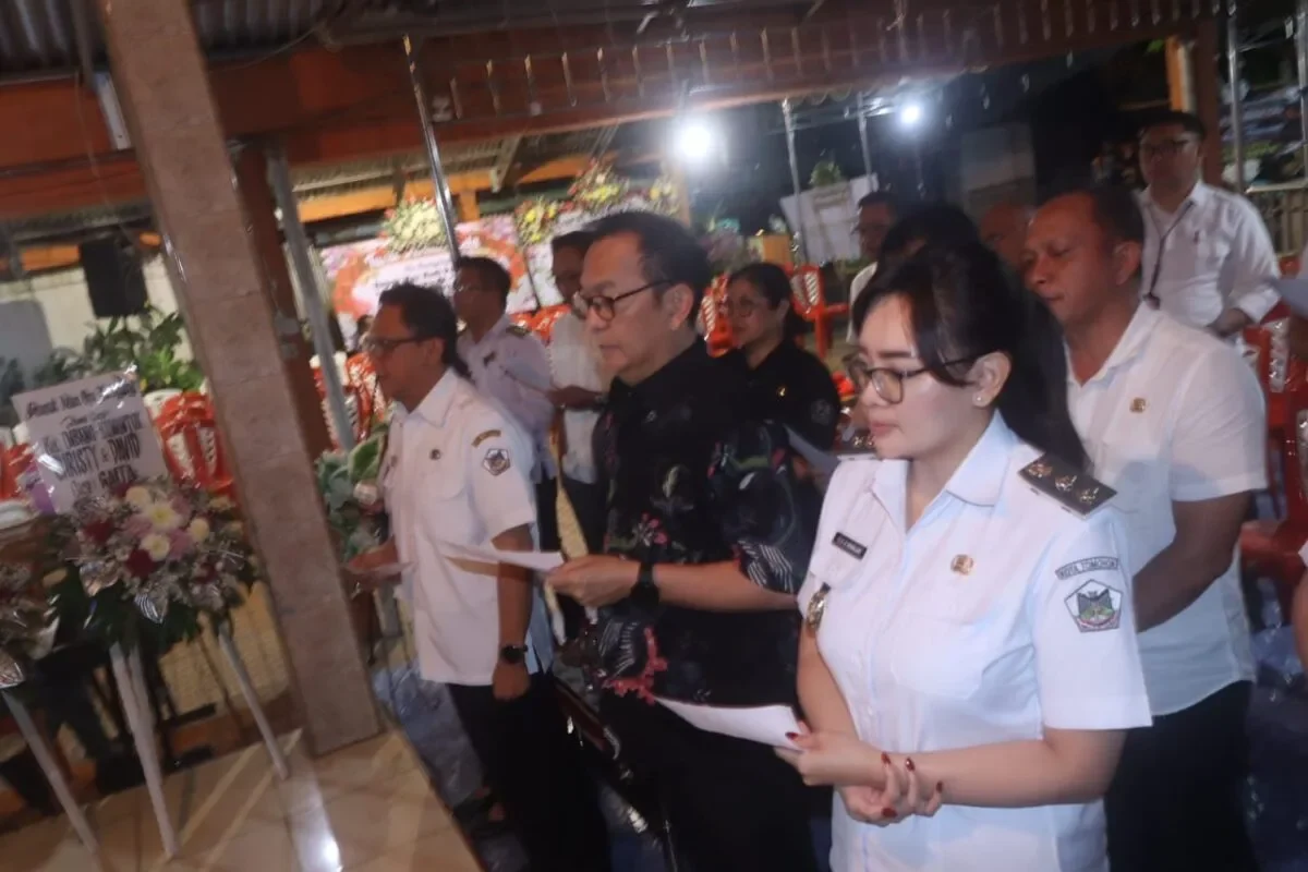 Wali Kota dan Wakil Walikota Melayat di Rumah Duka Keluarga Posumah Simboh 121 duka foto a