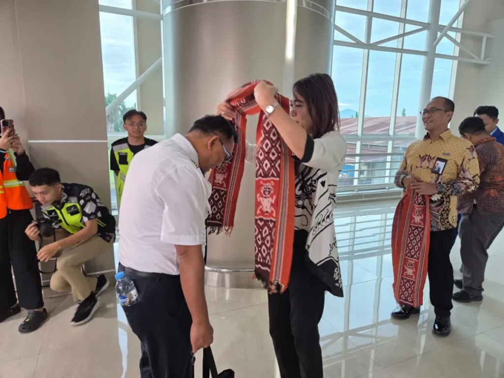 Terbang Langsung Dari Shenzhen ke Manado, Maskapai Transnusa Bawa 85 Wisatawan China 120 1000397883