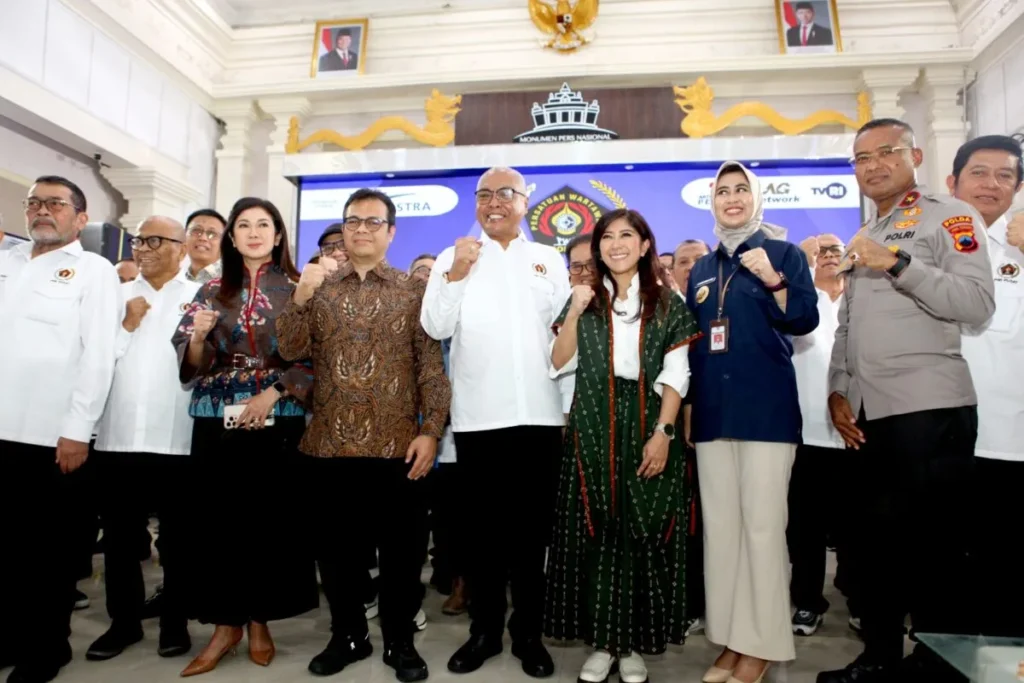 Ketum Beri Pesan Persatuan, Menteri Komdigi Apresiasi Napak Tilas Berdirinya PWI di Monumen Pers 120 1000400415