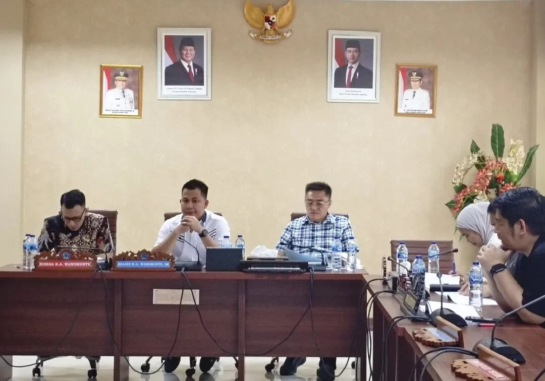 Braien Waworuntu Pimpin RDP Komisi I DPRD Sulut bersama Mitra Kerja 120 1000621423 1