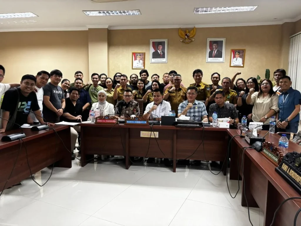 Braien Waworuntu Pimpin RDP Komisi I DPRD Sulut bersama Mitra Kerja 124 1000630663