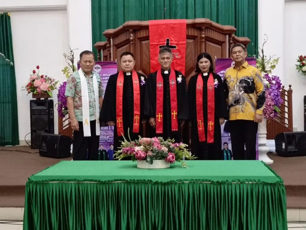 Pdt Sonny Lontaan :Terima Kasih Jemaat Efrata Kalasey Satu 122 1000633152