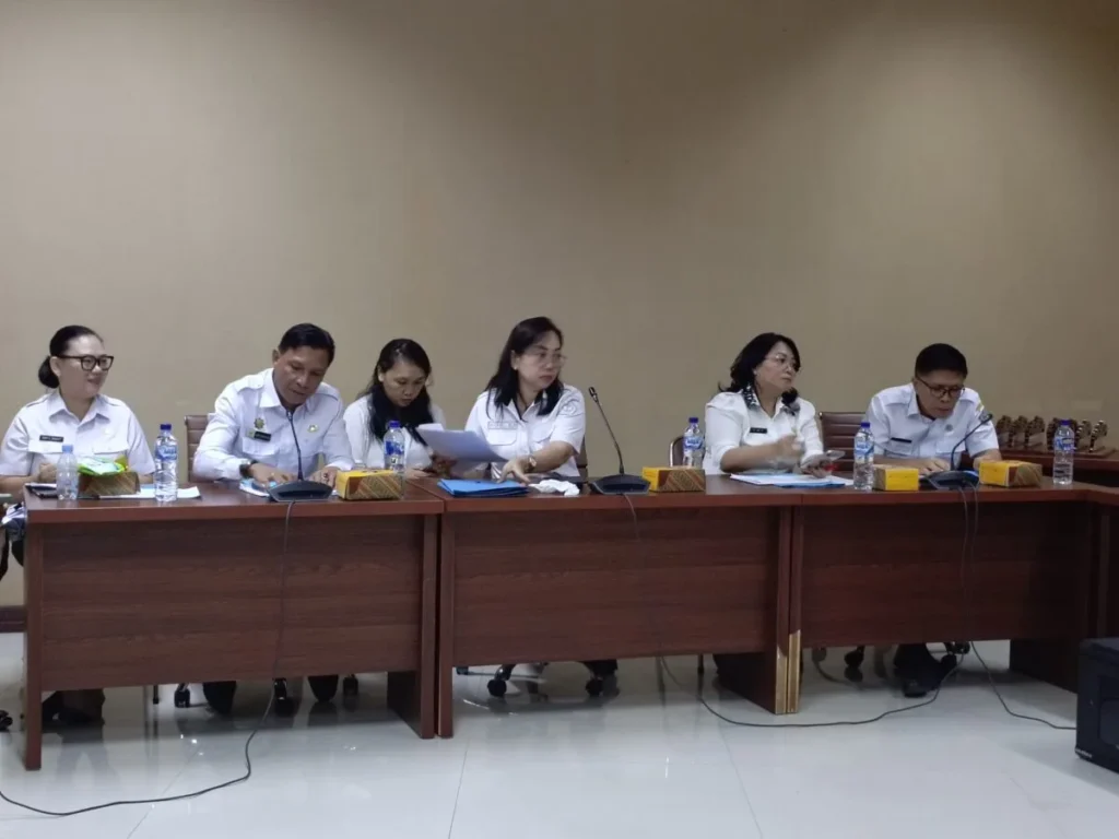 Kadisnaker Rahel Rotinsulu Urai Program Kerja di Hadapan Komisi IV DPRD Sulut 121 1000638209