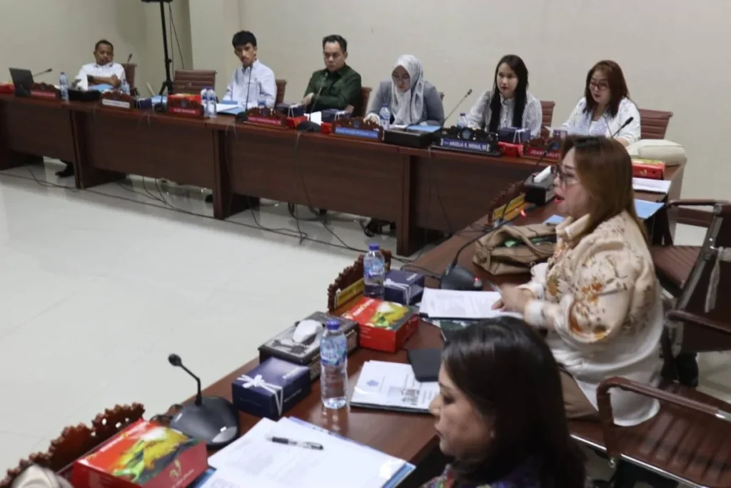 Jeane Laluyan Tegaskan Program Kegiatan di Distanak Harus Menyentuh Masyarakat 121 1000638661