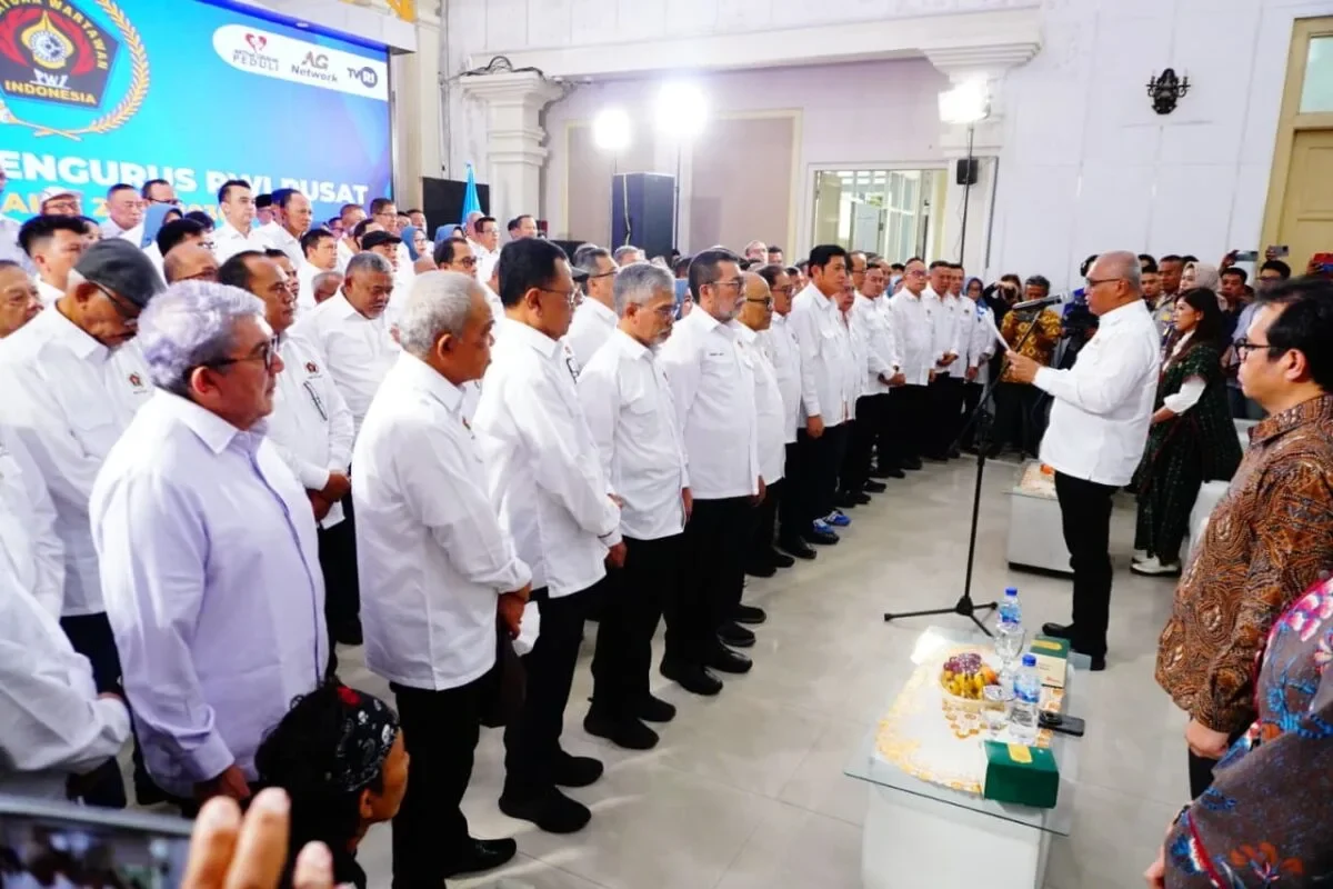 Ketum Beri Pesan Persatuan, Menteri Komdigi Apresiasi Napak Tilas Berdirinya PWI di Monumen Pers 119 IMG 20251005 WA0029