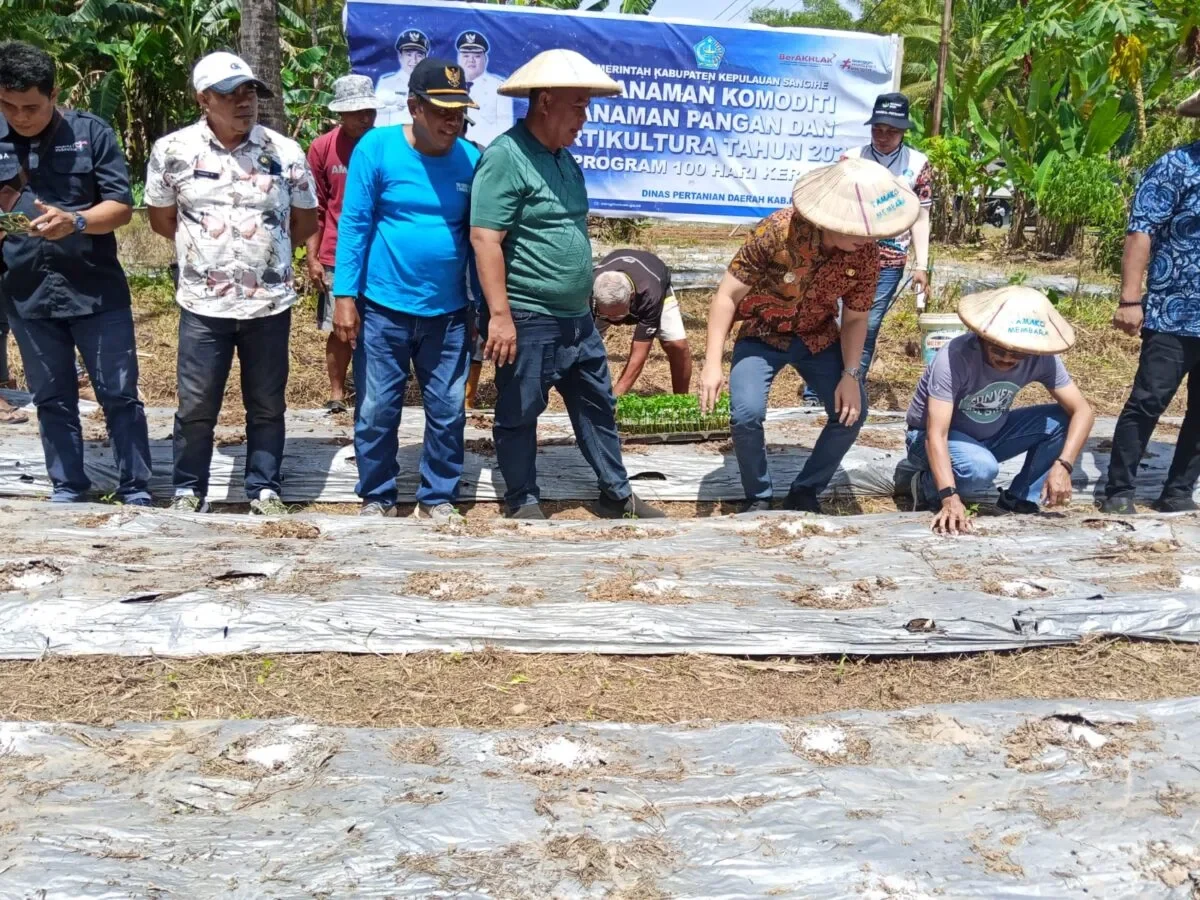Bupati Galakkan Penanaman Hortikultura, Jagung dan Padi 120 IMG 20251018 WA0083