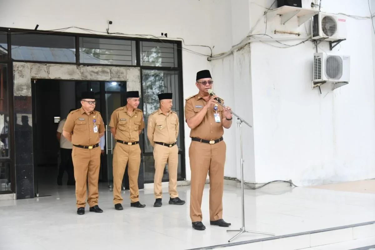 Pimpin Apel Kerja, Bupati Oskar Manoppo Tegaskan Pengelolaan Proyek Hingga Mutasi Pejabat 120 IMG 20251027 WA0019