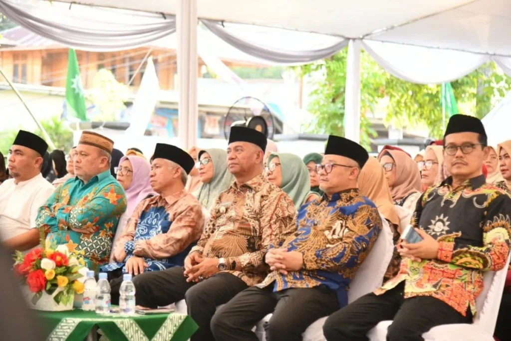 Peduli Pendidikan, Bupati Oskar Manoppo jadi Perhatian Khusus Menteri Pendidikan RI 124 adv boltim 1