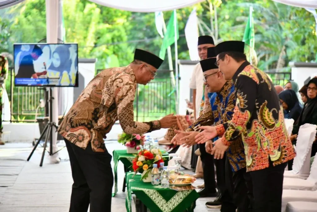 Peduli Pendidikan, Bupati Oskar Manoppo jadi Perhatian Khusus Menteri Pendidikan RI 122 adv boltim 2