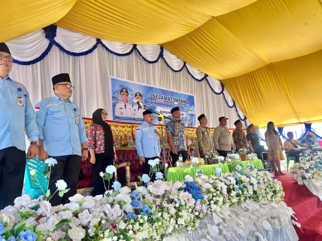 Kunker Perdana, Bupati Oskar Manoppo dan Wabup Argo Sumaiku Dengarkan Aspirasi Masyarakat Modayag Barat 121 boltim bupati kunker 2