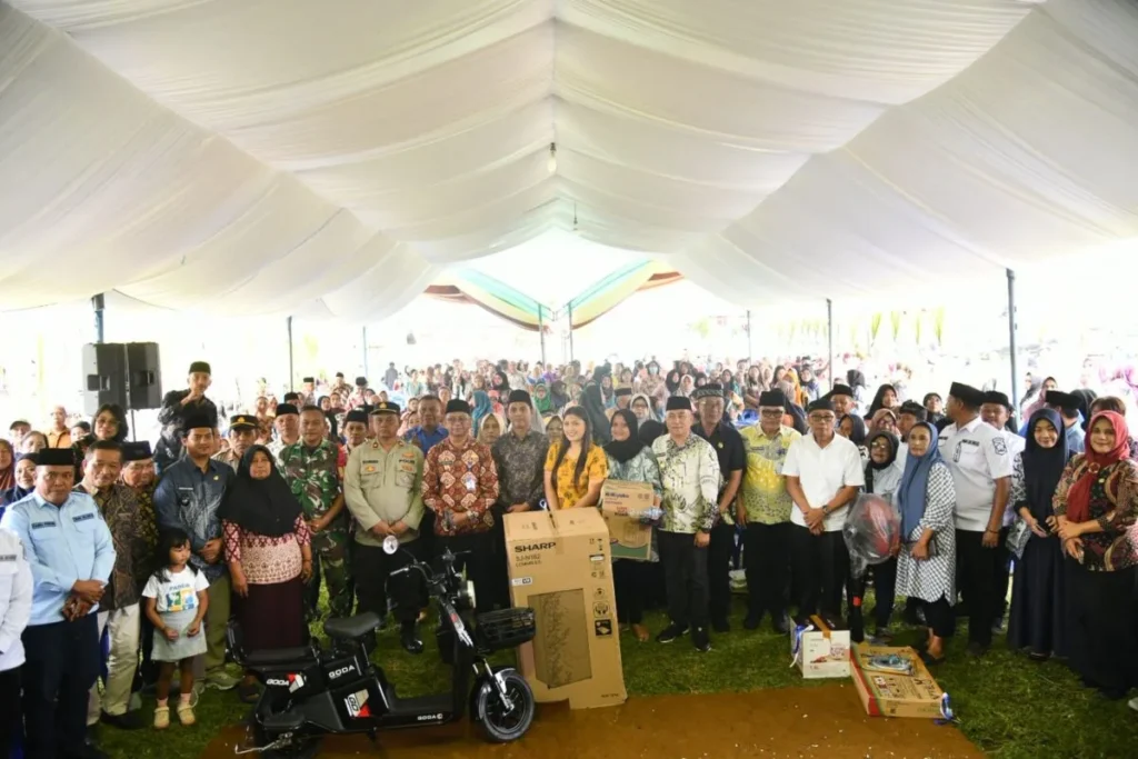 Kunker di Wilayah Modayag, Bupati Oskar Manoppo Paparkan Peningkatan Pembangunan Daerah Diberbagai Bidang 121 bupati boltim kunker di modayag B