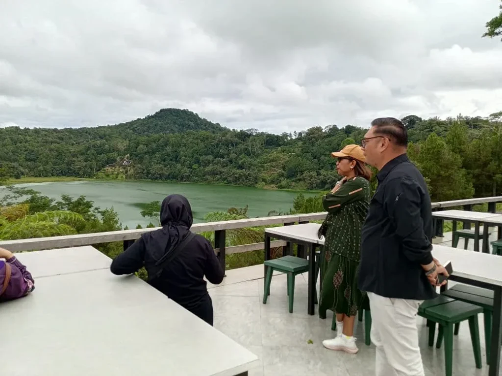 Pariwsata Tomohon Tak Kalah Dengan Bali, Ni Made Ayu Marthini Sebut Destinasi Wisata Cantik dan Indah Sekali 121 deputi pemasaran di linouw