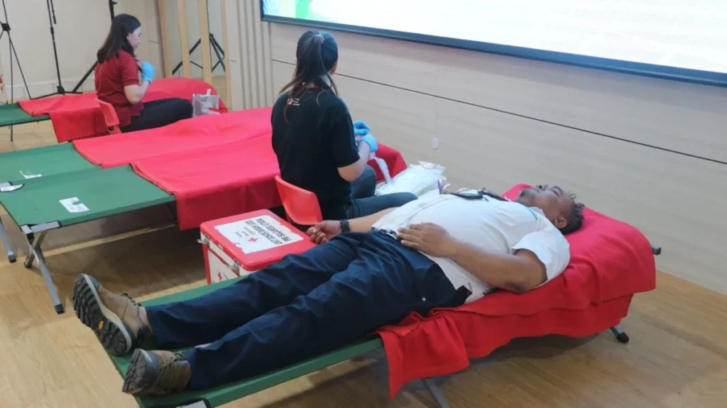 PLN UID Suluttenggo Gelar Donor Darah Sambut HLN ke-80, 31 Kantong Darah Terkumpul 122 donor darah hut pln 1