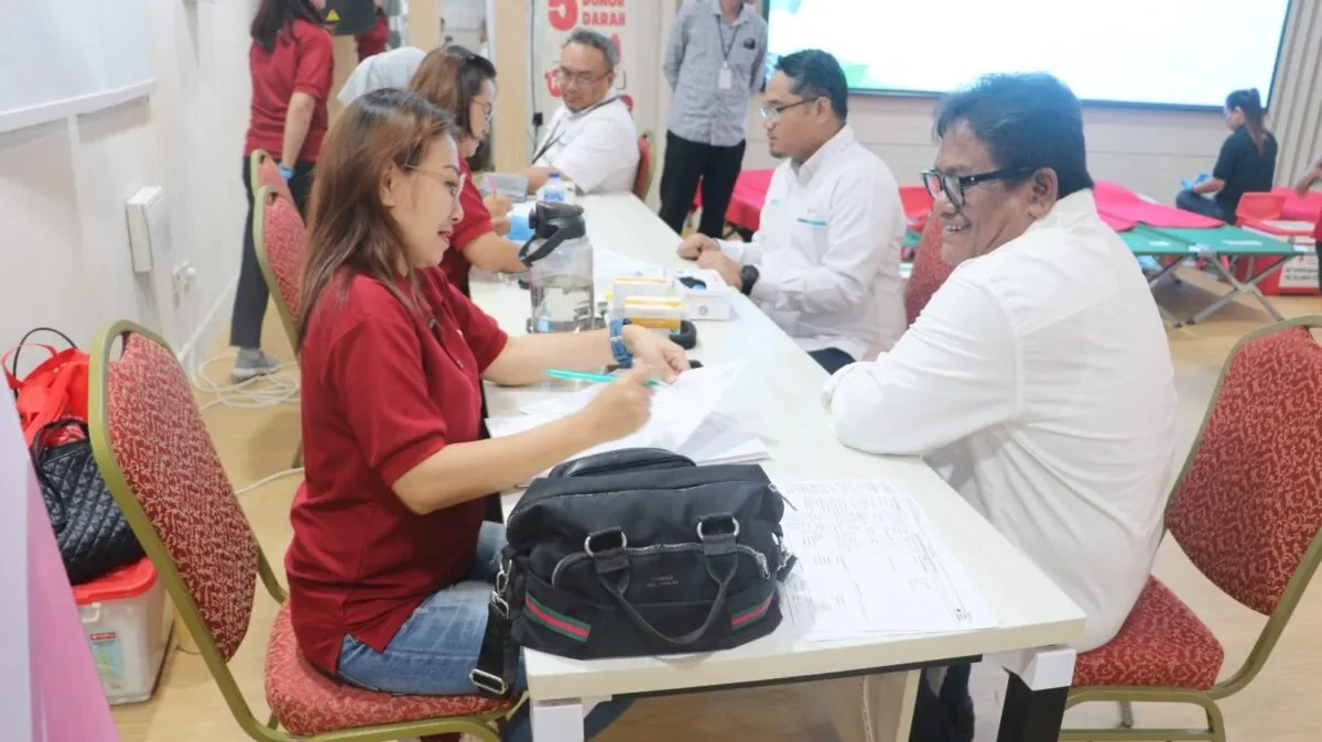PLN UID Suluttenggo Gelar Donor Darah Sambut HLN ke-80, 31 Kantong Darah Terkumpul 120 donor darah hut pln