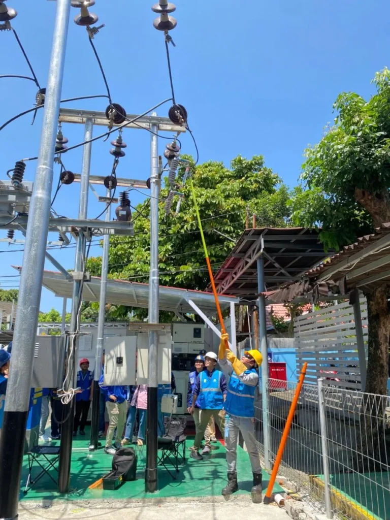 PLN UP2D Suluttenggo Hadirkan Akademi Yantek SCADA: Inovasi untuk Layanan yang Lebih Andal 121 foto B PLN 2