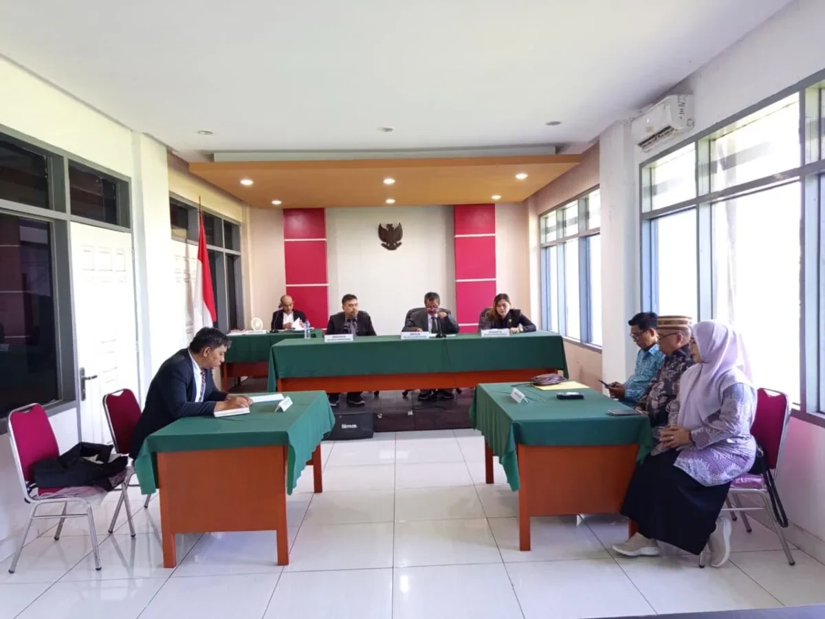 Soal Dana Haji, Kakanwil Kemenag Sulut Akhirnya Kalah di Sidang KIP 120 foto sidang KPI antara LSM RAKO dan Kanwil Kemenag Sulut