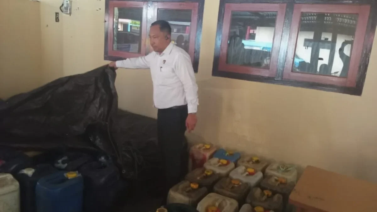 Gelar Operasi Dian Samrat 2025, Polres Sangihe Amankan 2 Pelaku Penimbun BBM Subsidi 119 penimbun bbm solar di sangihe