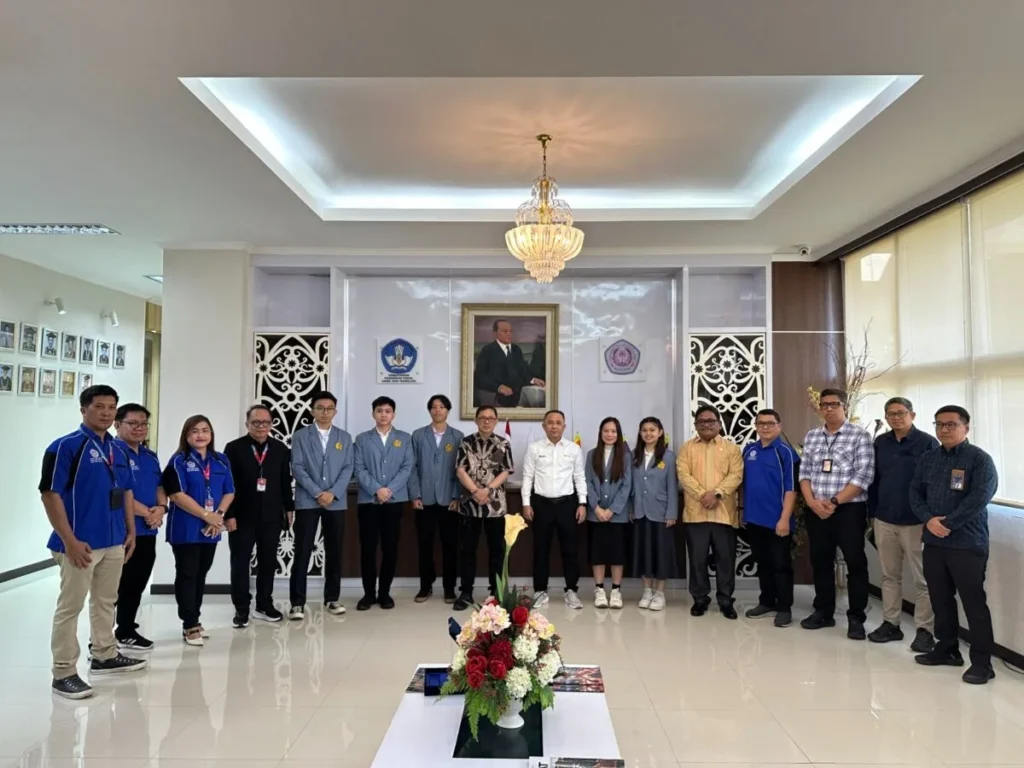 Peringati Hari Kesaktian Pancasila, PLN Salurkan Beasiswa Pendidikan Kepada Mahasiswa Fakultas Teknik Unsrat 121 pln unsrat beasiswa foto B
