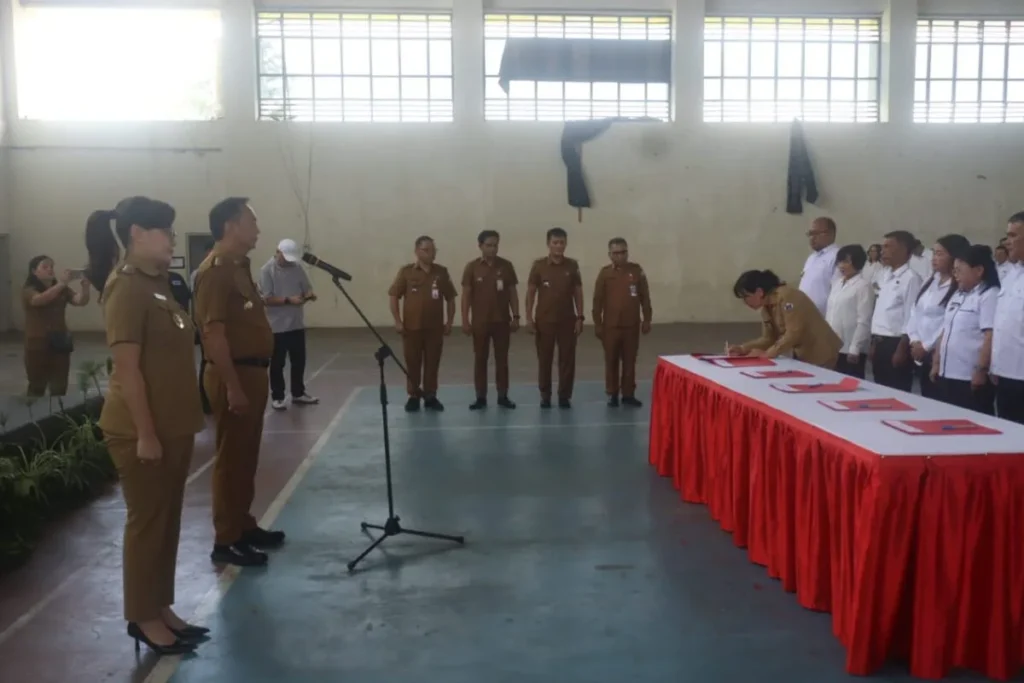 Dukung Program Presiden Prabowo, Wali Kota Caroll Senduk Lantik Pengawas dan Pengurus Koperasi Merah Putih 122 1000441431