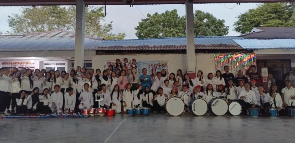 Victory Marching Band Sukses Gelar Mini Konser di SMPN 8 Manado 121 1000643410