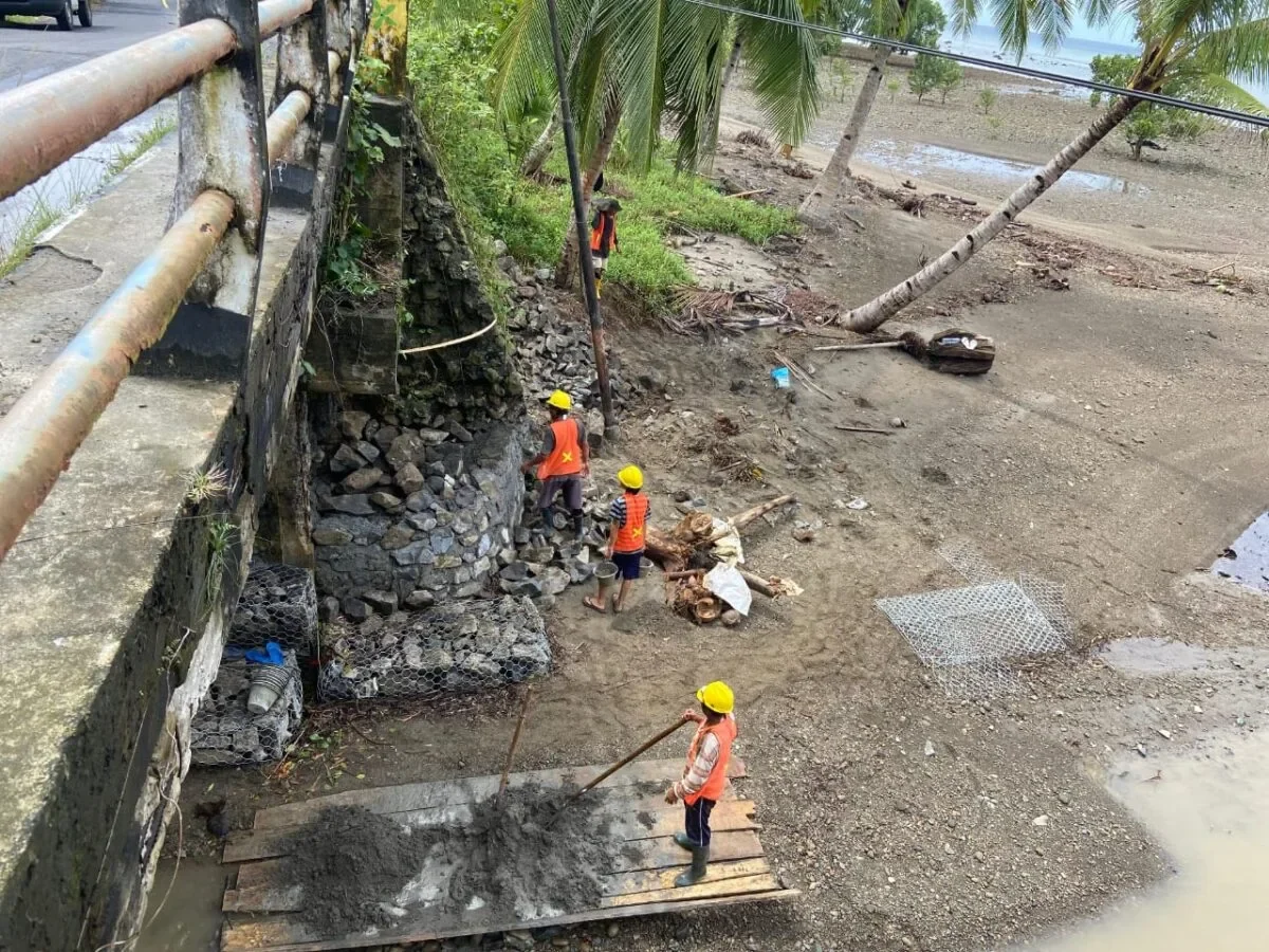 CV Blessindo Bekerja Bersama Kebut Preservasi Jalan Beo - Essang - Rainis 120 IMG 20251101 WA0005