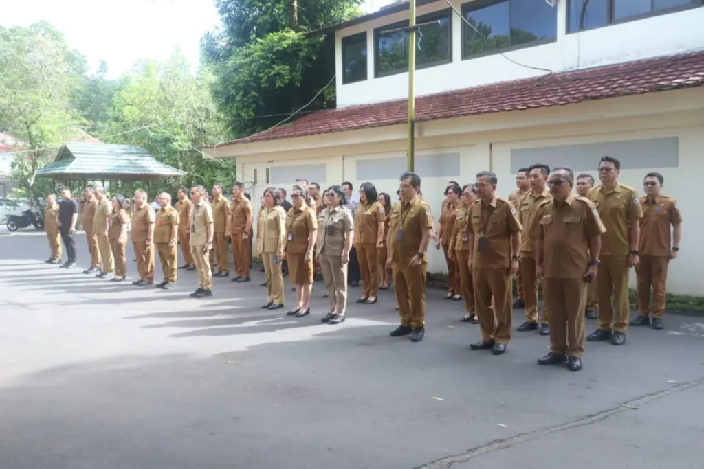 Apel kerja, Walikota Ingatkan ASN jadi Motor Penggerak Pemerintahan Berintegritas, Disiplin dan Etos Kerja Tinggi 125 foto D adve