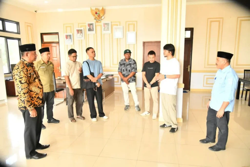 Dukung Kreativitas Anak Muda, Bupati Oskar Manoppo Serahkan Alat Musik ke Braga Mongondow 139 1000098638