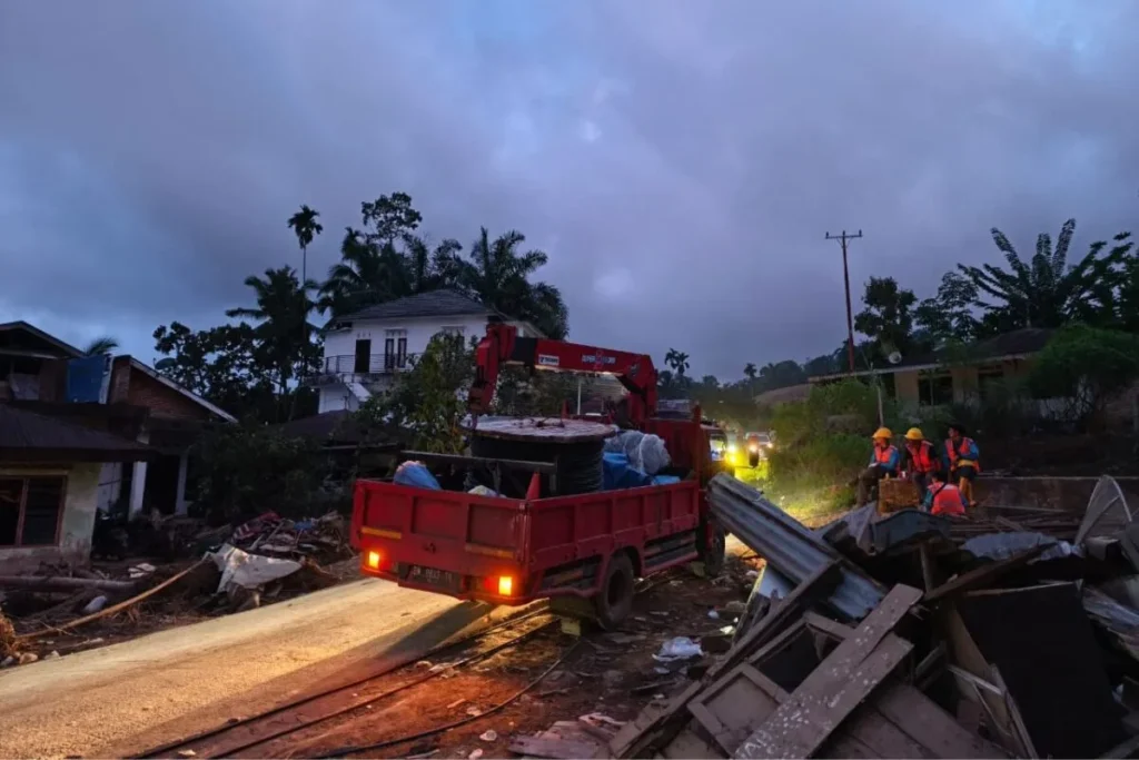 Agam Kembali Menyala, Sistem Kelistrikan Sumbar Pulih 100 Persen Pascabencana 138 113b7d2f b36b 41d4 9a8d dfe901614d4b