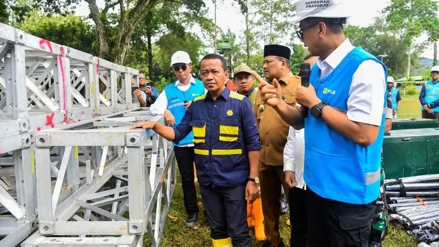 menteri energi dan sumber daya mineral esdm bahlil lahadalia melakukan kunjungan kerja ke kabupaten bireuen provinsi aceh pada 1764669749240 169