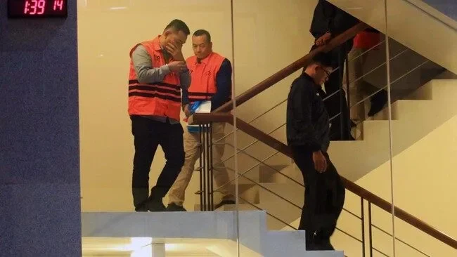 penahanan tersangka ott importasi barang di djbc 1770343863593 169