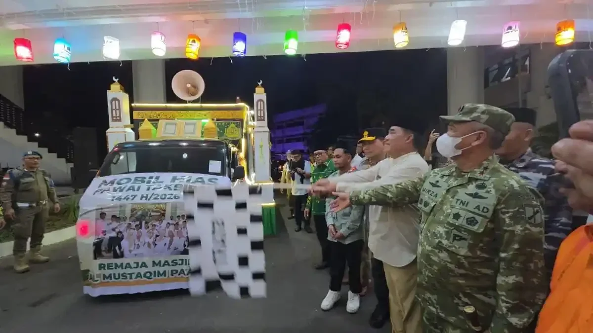 Pelepasan pawai takbiran oleh gubernur Foto 1