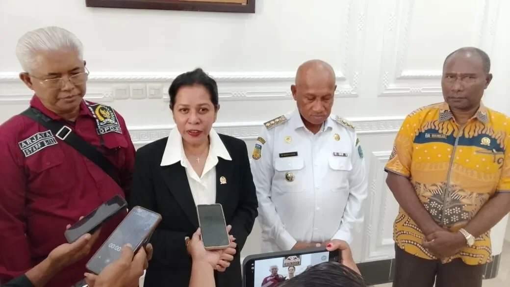 Staf DPD RI, Ibu Lolita, Bupati Biak Numfor dan Wakil Ketua I DPRK Kabupaten Biak Numfor