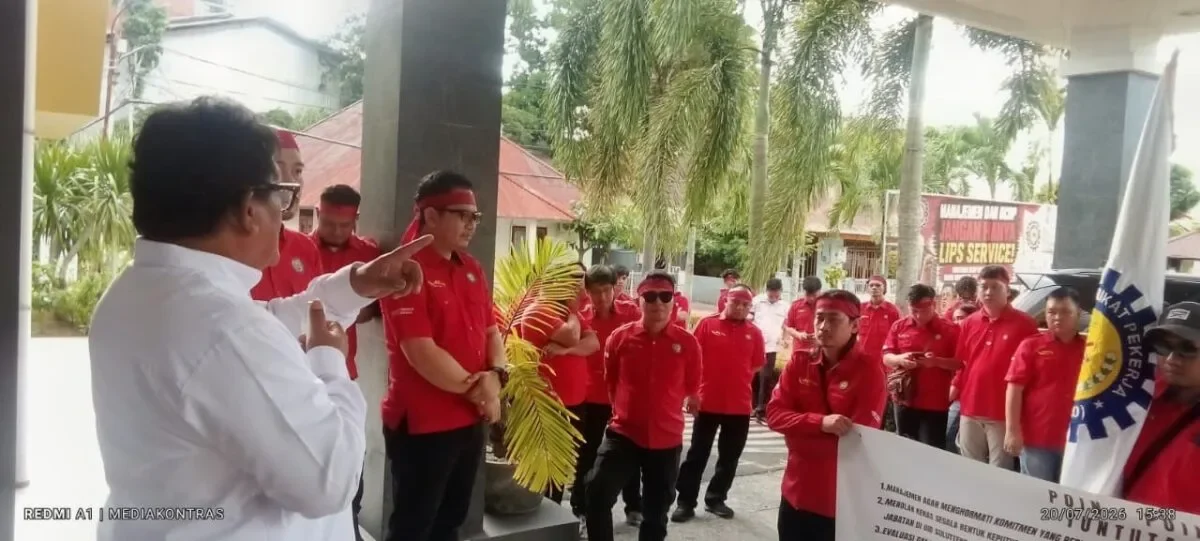 Bertindak Seperti Seorang ‘Ayah’. GM Usman Bangun Rangkul SP PLN Berjuang Bersama di Pusat 161 90bdbb98 fbd8 4503 a63b 8eee79d2720d
