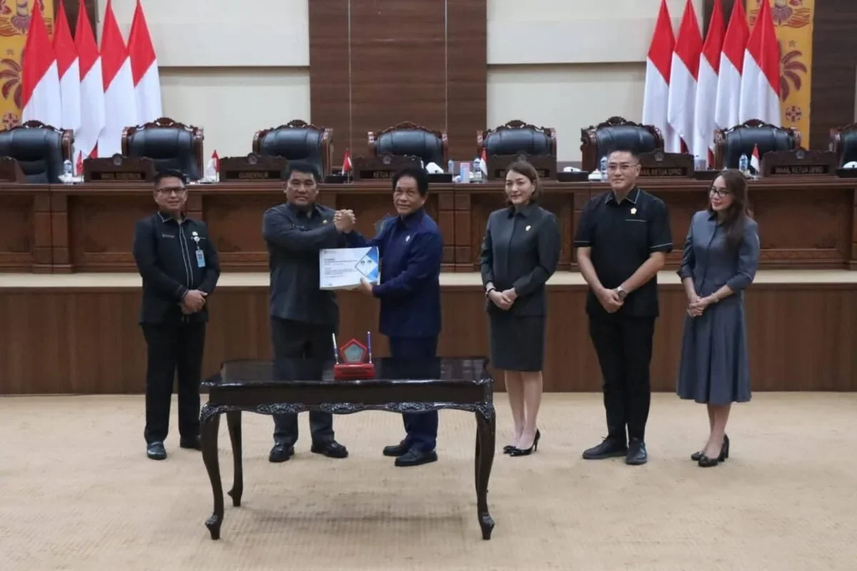 DPRD Sulut Laksanakan Rapat Paripurna Pengambilan Keputusan Ranperda Pertanggungjawaban APBD Sulut 2025 161 FB IMG 1784098136890