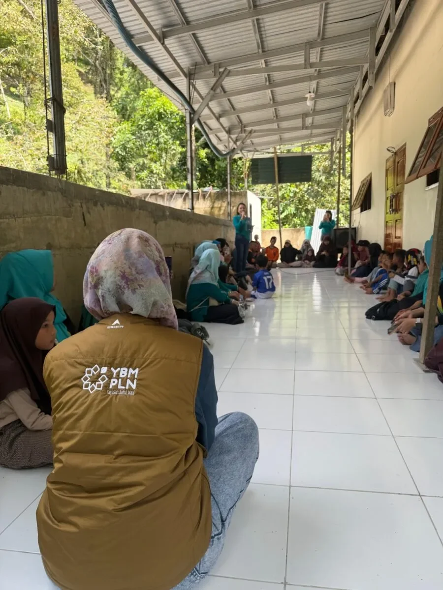 Gandeng Perwakilan Istri Pegawai Danantara, YBM dan PIKK PLN UP3 Tolitoli Gelar Aksi Sosial Peduli Pendidikan Anak 161 IMG 20260721 WA0037