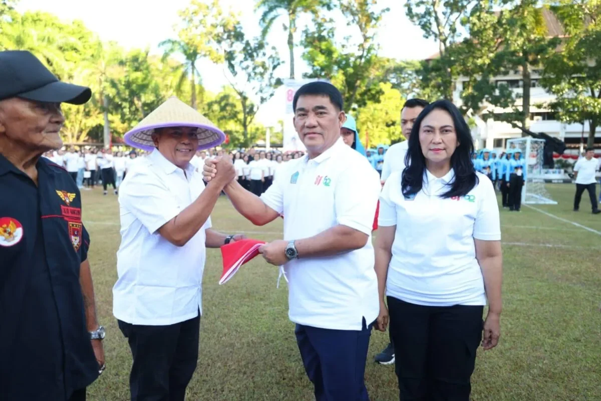 Yulius Selvanus Berikan Keringanan Pajak dan Bagikan 2.051 Bibit Peringati HUT RI dan Sulut 166 IMG 20260807 WA0102 1536x1024 1