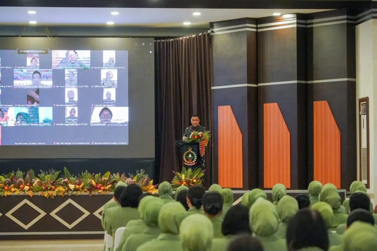 Pertemuan Gabungan Persit, Pangdam XIII/Merdeka Tekankan Peran Persit Bangun Keluarga Prajurit 166 IMG 20260820 WA0037