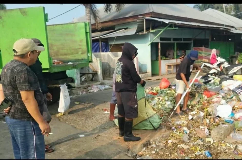 Wakil Ketua DPRD Kotamobagu ajak Masyarakat Hargai Petugas Kebersihan 168 IMG 20261025 122831