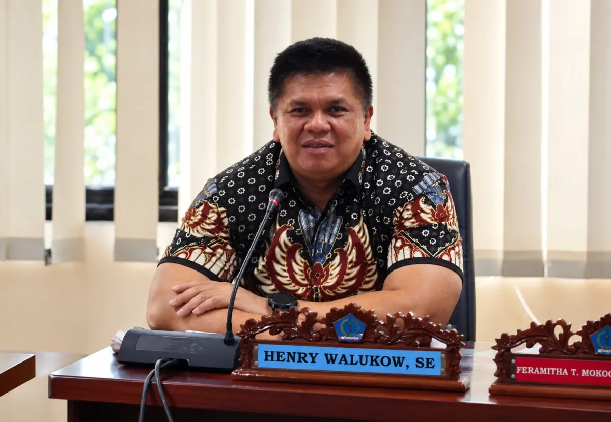 Henry Walukow Minta Diskominfo Sulut Buat Pola Baku untuk Kerja Sama Media 168 file 000000008c20821182ecf3b53f87736d